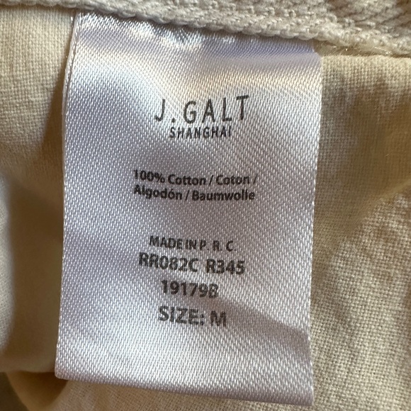 Brandy Melville Off-White Cream Denim Cut-Off Shorts Size Medium - Picture 8 of 8